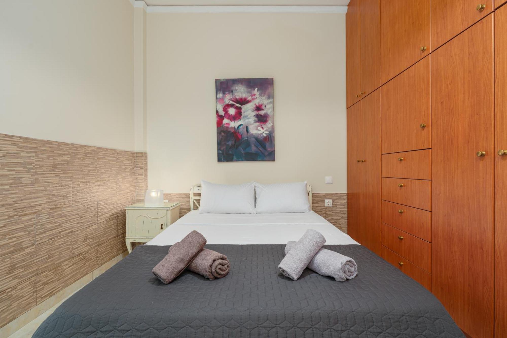 Nostos Apartment, With A Spacious Backyard Artemida  Esterno foto